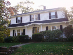 14 Victoria Cir, Newton, MA 02459-1017