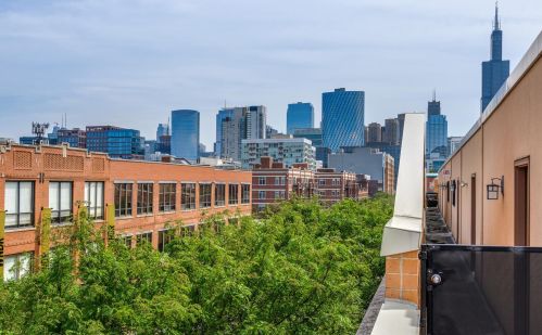 1137 Monroe St, Chicago IL  60607-2506 exterior