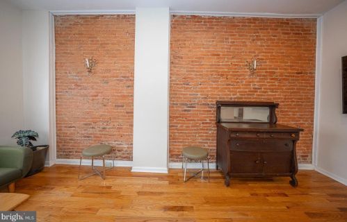 1309 Dickinson St, Philadelphia PA 19147-6221 exterior