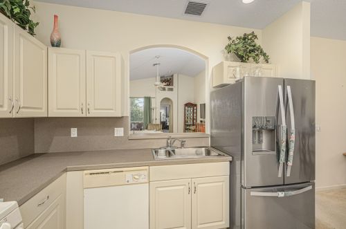 307 Breezy Pt Loop, Fort Pierce FL 34986-2668 exterior