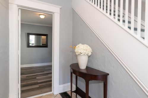 1522 Stockbridge Ave, Kalamazoo, MI 49001-3923