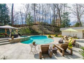 3550 Rembrandt Rd, Atlanta, GA 30327-2638