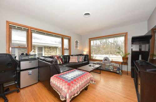 4754 Kinnickinnic River Pkwy, Milwaukee, WI 53219-3274