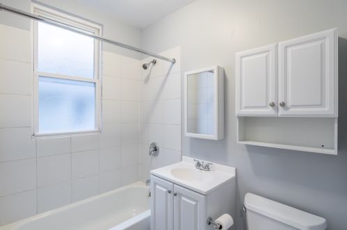 7518 Champlain Ave, Chicago IL 60619-2223 exterior