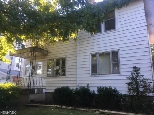 10513 Bernard Ave, Cleveland OH  44111-2830 exterior