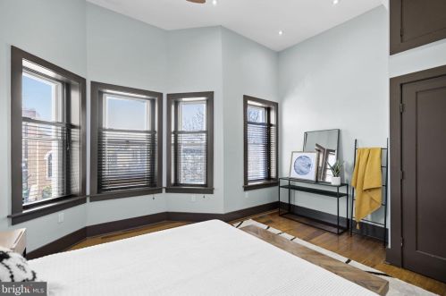 706 4th St, Washington DC  20003-4205 exterior