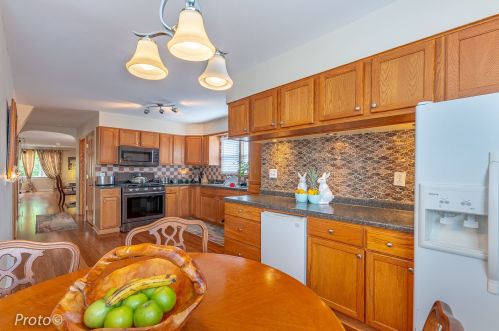 5027 Nelson St, Chicago, IL 60641-5044