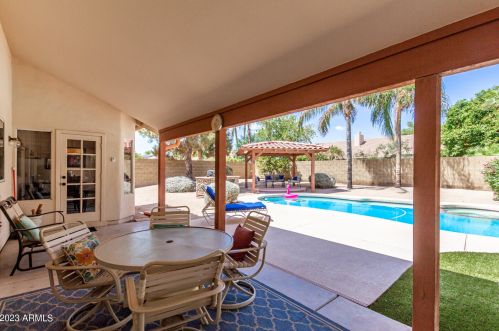 1310 Ivanhoe St, Chandler AZ 85226-1689 exterior