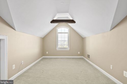 1822 Fonthill Ct, Mc Lean VA 22102-4792 exterior