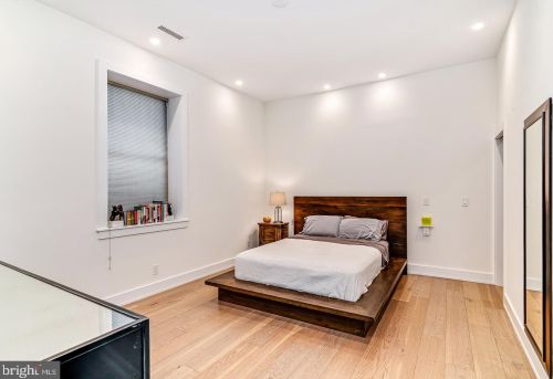 1261 26 St, Philadelphia PA 19146-4402 exterior