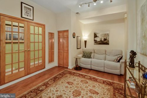 1678 Oak St, Washington DC 20010-1818 exterior