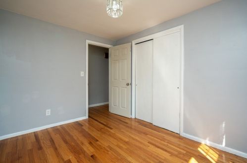 391 Massachusetts Ave, West Springfield MA 01089-2412 exterior