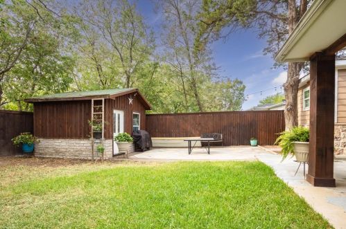 2810 Altman Dr, Irving TX 75062-4229 exterior