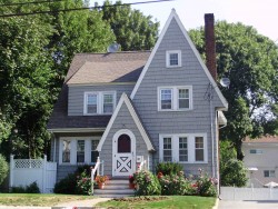 172 Waltham St, Newton, MA 02465-1333