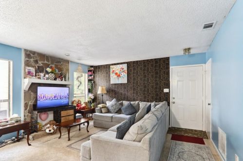 3441 Ivys Walk, Atlanta GA  30340-4042 exterior