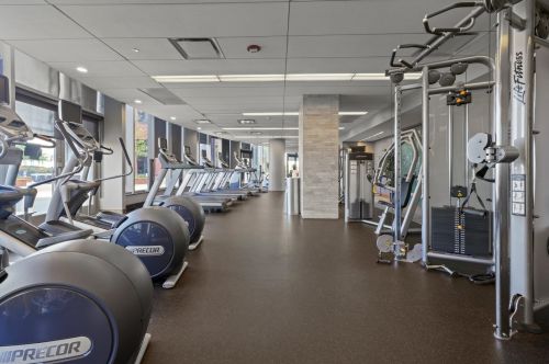 420 Waterside Dr, Chicago IL  60601-4700 exterior