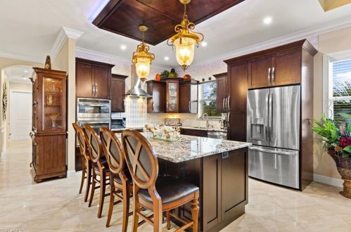 915 16 St, Naples FL 34117-9428 exterior