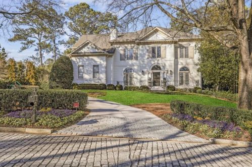 5625 Cross Gate Dr, Atlanta, GA 30327-4815