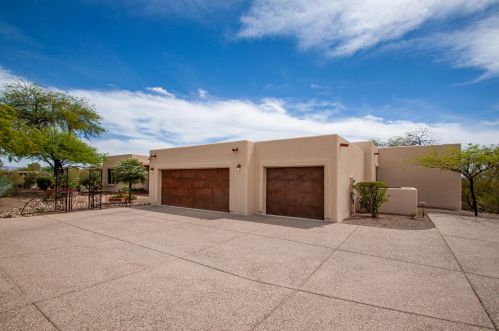 5560 Hacienda Del Sol Rd, Tucson, AZ 85718-5123