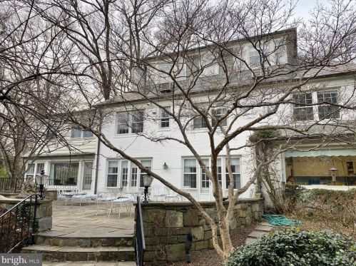 5110 Cammack Dr, Bethesda, MD 20816-2902