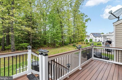 7722 Hollins Chapel Ct, Glen Burnie MD 21060-8396 exterior