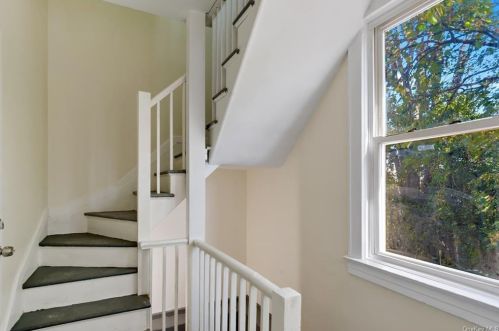 4256 Byron Ave, Bronx NY 10466-1516 exterior