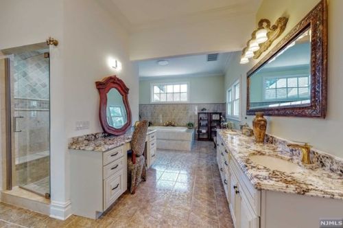 469 Saddle Riv Rd, Upper Saddle River NJ 07458-1774 exterior