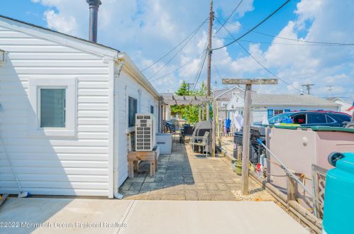 100 Plover Way, Lavallette NJ 08735-1236 exterior