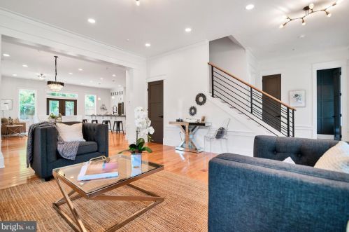 102 Ritchie Ave, Silver Spring MD  20910-5112 exterior