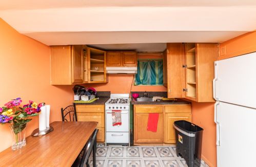 2718 Campbell Ave, Chicago IL 60647-1923 exterior