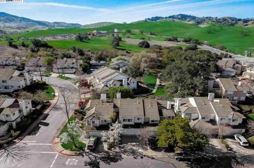 1036 Pinehurst Ct, Concord CA 94521-4532 exterior