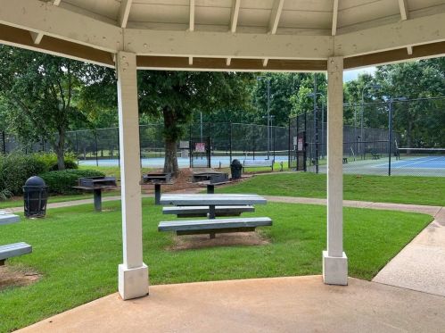 8690 Stone Riv Dr, Gainesville GA 30506-4854 exterior