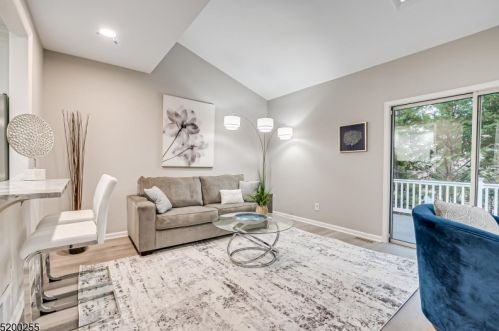 502 Park Pl, Springfield NJ  07081-3504 exterior