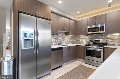 2137 Christian St, Philadelphia PA  19146-1209 exterior