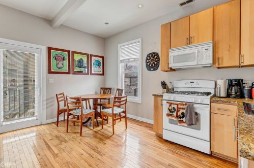 1506 Wolfram St, Chicago IL 60657-4017 exterior