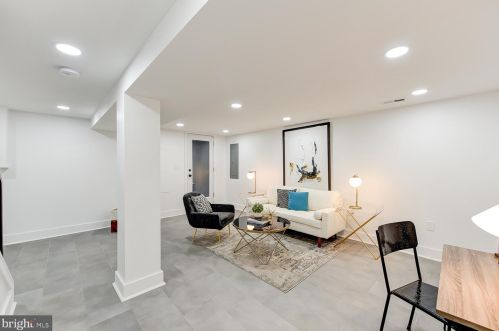 1427 Parkwood Pl, Washington DC  20010-3218 exterior