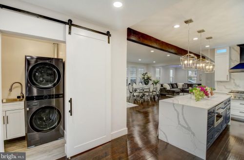 2911 17th St, Washington DC  20018-1825 exterior