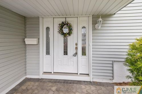 28 Holly St, Old Bridge, NJ 08857-2259