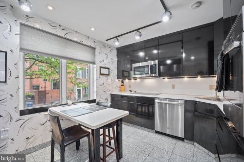 331 2nd St, Philadelphia PA 19122-3324 exterior