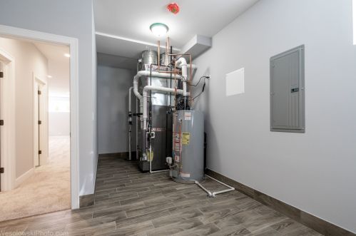 5520 Luna Ave, Chicago IL  60630-1312 exterior