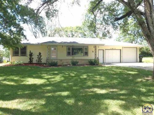 1801 Valley Glen Rd, Topeka, KS 66615-1111