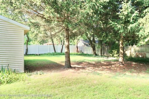 225 Cedar St, Oakhurst NJ 07755-1509 exterior