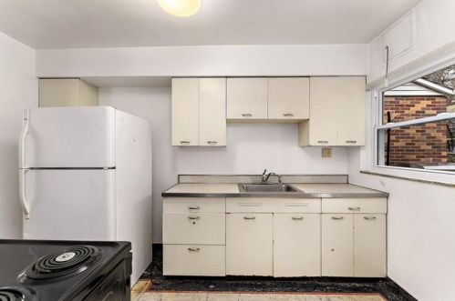 1769 Bower Hill Rd, Pittsburgh PA 15243-1508 exterior