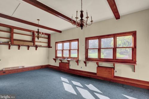 886 Vaughn Rd, Pottstown PA exterior