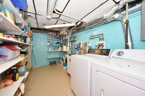 2380 Marne Ave, Milwaukee WI 53209-4370 exterior