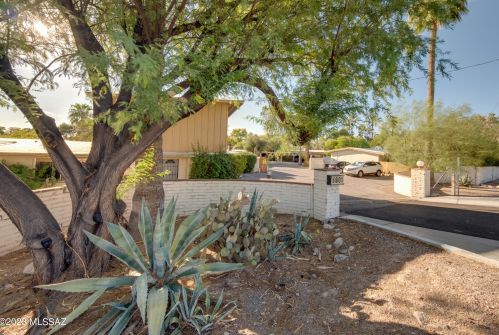 5901 Oracle Rd, Tucson AZ  85704-3827 exterior