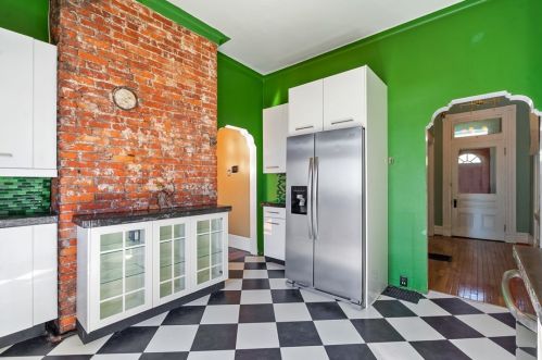 85 Wyoming St, Pittsburgh PA 15211-1700 exterior