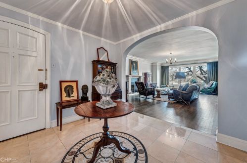 3920 Lake Shore Dr, Chicago, IL 60613-3447