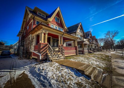 2422 41st St, Milwaukee, WI 53210-2932