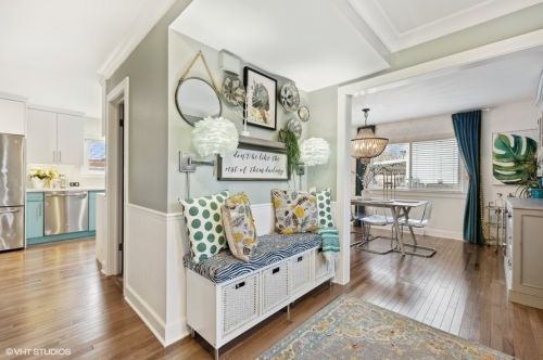 811 Willow Rd, Elmhurst IL  60126-1331 exterior